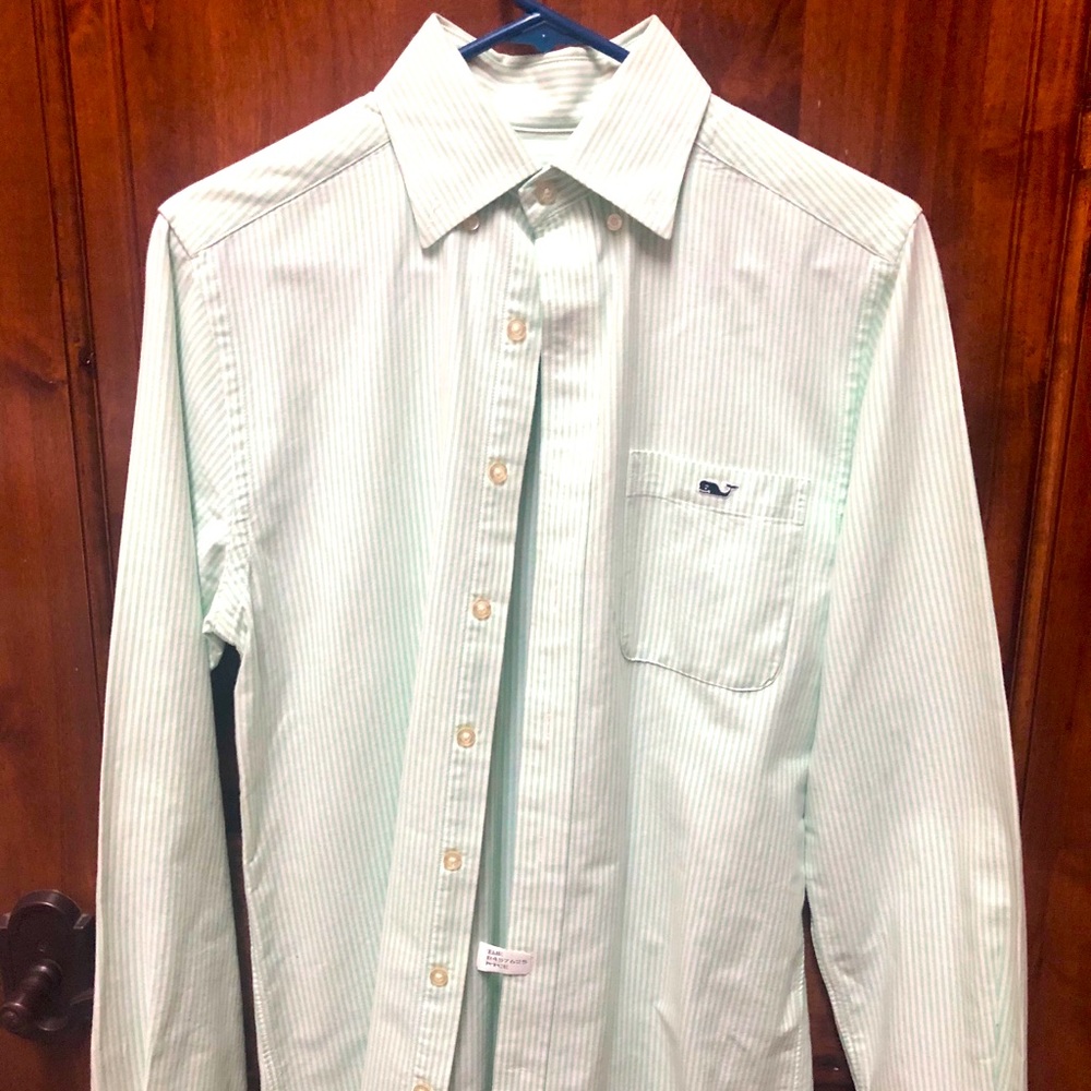 Vineyard Vines button down shirt